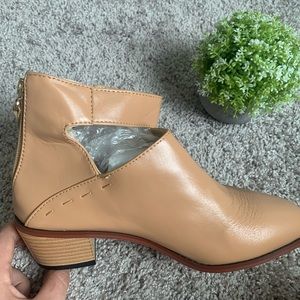 🌟 3 FOR $25 | NWOT Tan Booties
